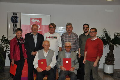 Für jeweils 65 Jahre Kurt Rückstieß und Hans Schuler (sitzend von links).